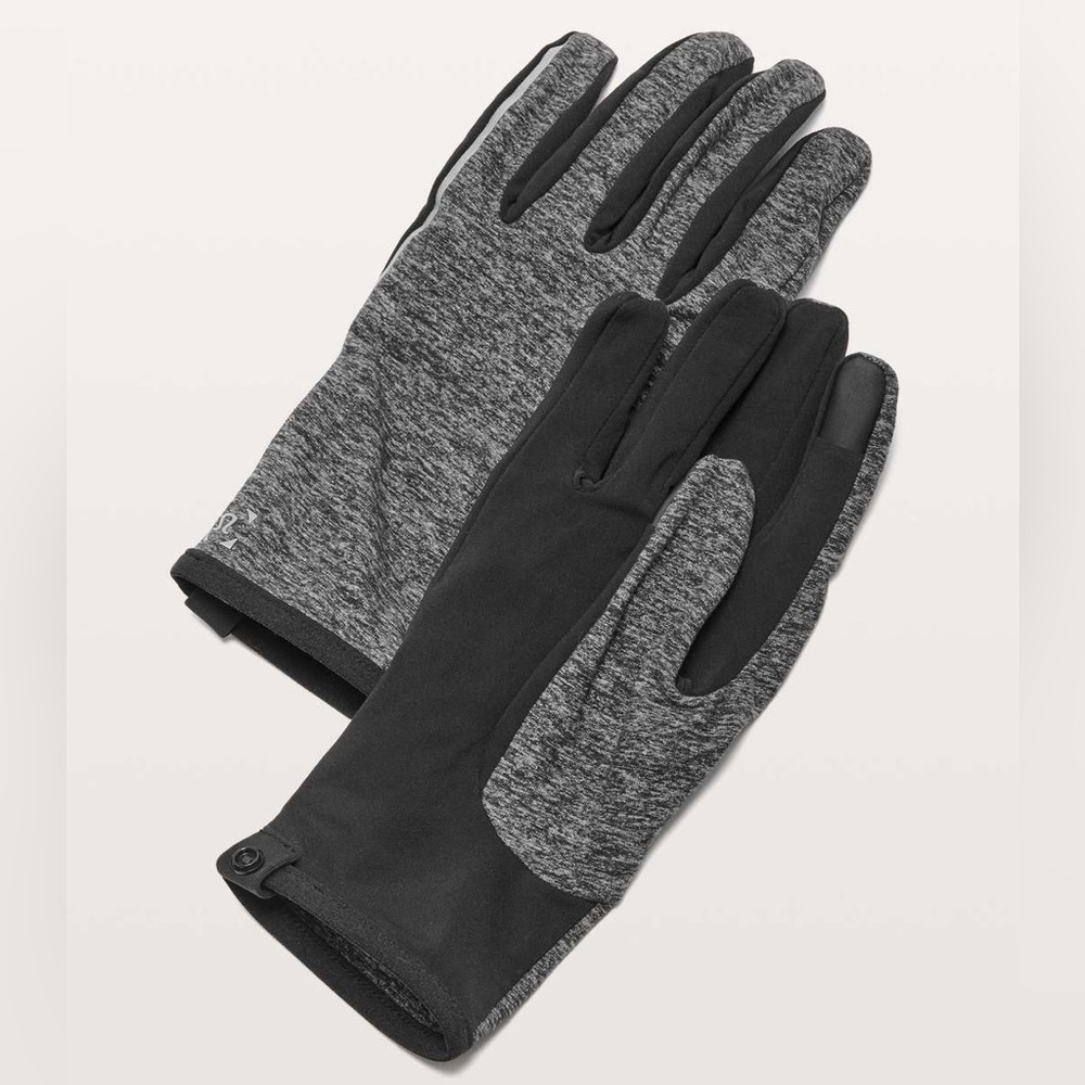 Lululemon Resolute Runner Gloves‎ in Heathered Black touch screen winter snow